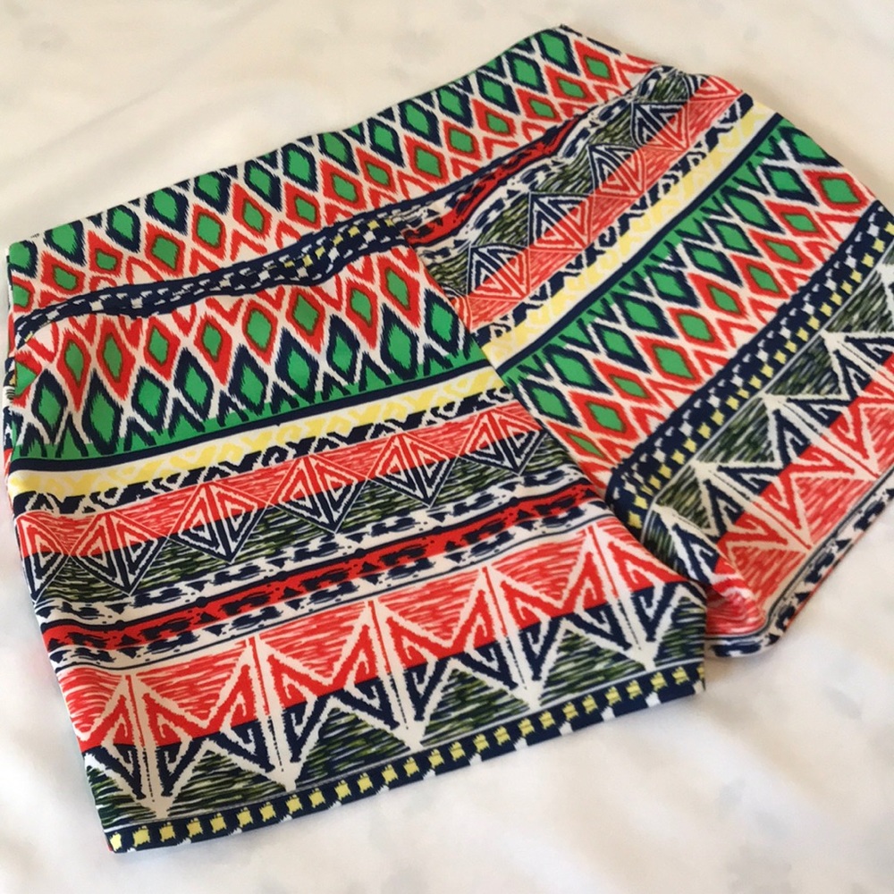 Tribal print shorts - Picture 2 of 2